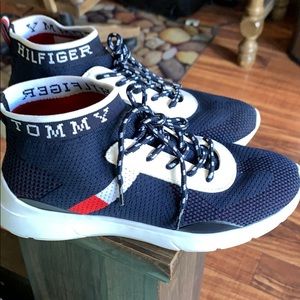 Very comfortable walking sneaker